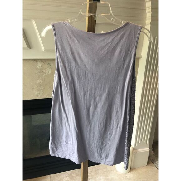 🌼5for$25🌼 Caslon Women’s Purple Sequin Front Design Fitted Tee Tank Size M - Picture 2 of 5